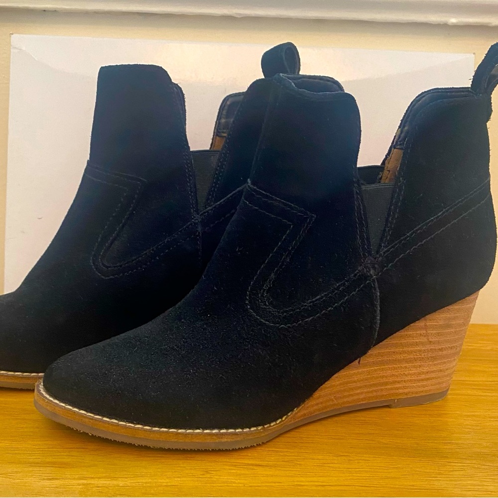 Blondo suede leather waterproof boots, never worn
